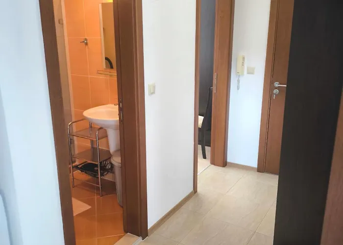 светлая на 4 этаже * Ravda