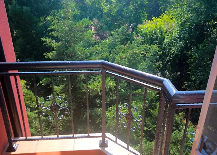 светлая на 4 этаже Ravda