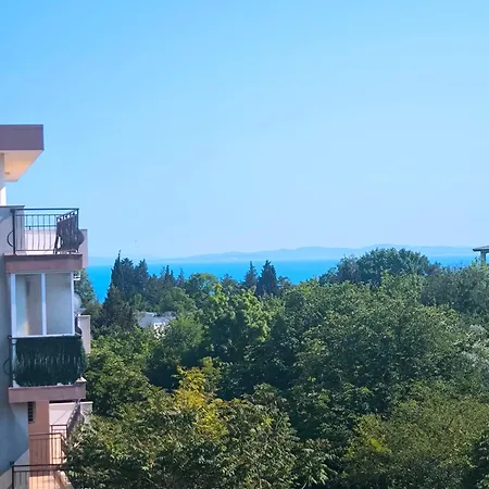 светлая на 4 этаже 아파트 *